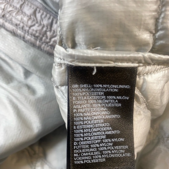 The North Face ThermoBall Silver Puffer Vest Women’s Small Lightweight Quilted - Picture 7 of 13
